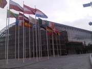 EIB binasının önü